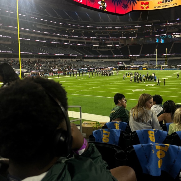 Meet your Posher, Isaiahnshorts - Picture 1 of 1